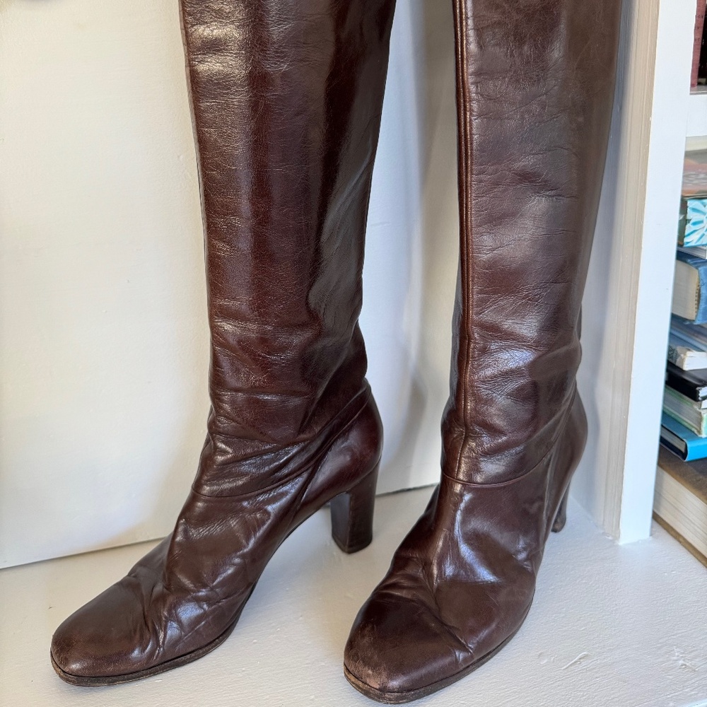 Vintage Helene Arpels Brown Leather Boots. Made in Italy.